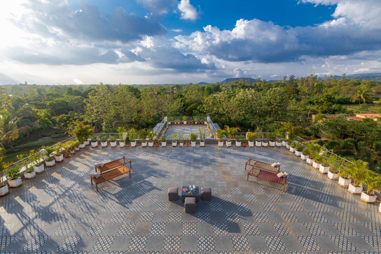 Saffronstays Odyssey, Karjat - 10 Acres Pet-Friendly Estate With Swimming Pool Chinchavli エクステリア 写真