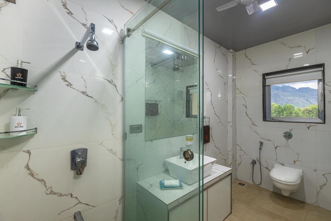 Saffronstays Odyssey, Karjat - 10 Acres Pet-Friendly Estate With Swimming Pool Chinchavli エクステリア 写真