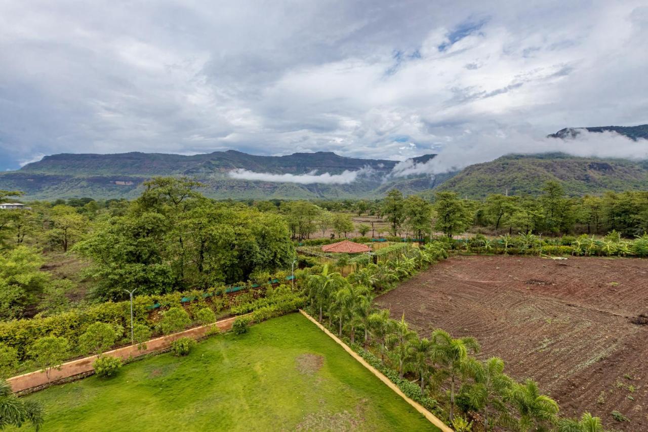 Saffronstays Odyssey, Karjat - 10 Acres Pet-Friendly Estate With Swimming Pool Chinchavli エクステリア 写真